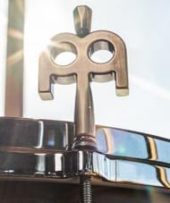 Chave de Afinação Meinl Kinetic Drum Key Antique Bronze SB510 com encaixe para parafusadeiras