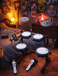 Bateria Eletrônica E-Force Odery EF2-V1 Black com casco de madeira, peles Mesh e Módulo F10