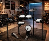 Bateria Eletrônica Trigger by Michael TD600 Pads Mesh com Módulo 447 sons pad de bumbo pra pedal duplo