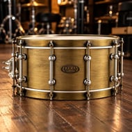 Caixa Kera Drums em Steel Carbon Brushed Brass 14x6.5" Made in Brazil artesanal com casco 3mm e 8kg