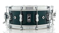 Caixa Mapex Black Panther Switchblade 14x5.5" em Maple com aros Vintage de engate Single Flanged Hoop