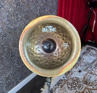 China Paiste Serie Rude Wild China 18" Rude WCH-18 (Promoção)