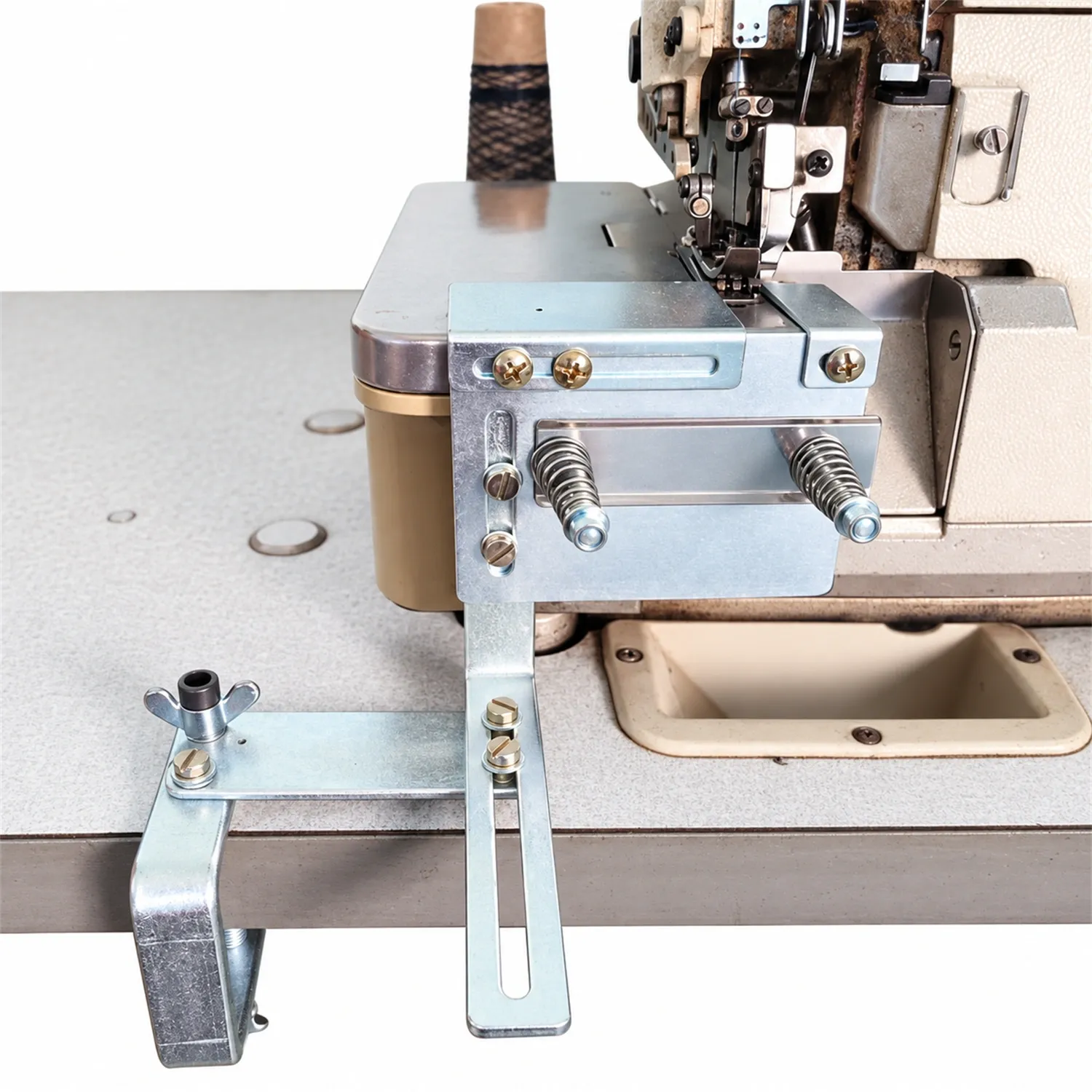 Tensor Universal Modelo X em Ferro Galvanizado (Regulagem até 50mm) com Suporte para Rolo de Elástico