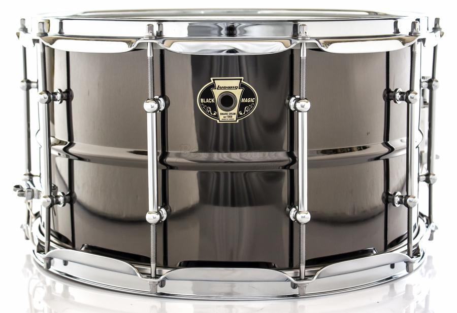 Caixa Ludwig Black Magic Brass Shell 14x8" Black Nickel LW0814C com Aros Power Hoop