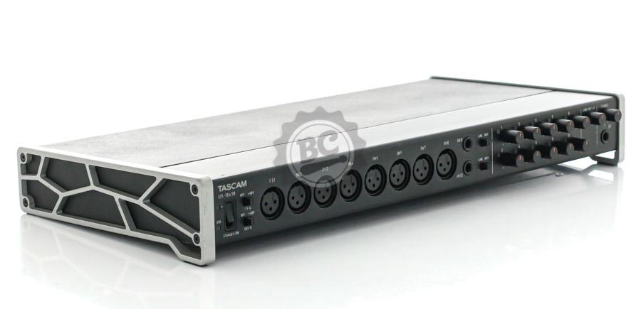 Interface de Áudio Tascam US-16x08 com 16 entradas para Mac, Windows e iPad (Usado)