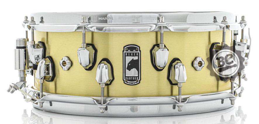 Caixa Mapex Black Panther Metallion 14x5,5" Brass Shell com aros Sonic Saver curvado BPNB4551CN
