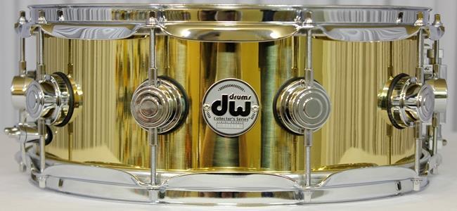 Caixa DW Collectors Metal Series Solid Brass 14x5,5" com mais de 7KG