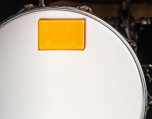 Abafador de Tambores Meinl Honey Slab Dampening MDHS, barra de gel que simula uma "carteira" na caixa