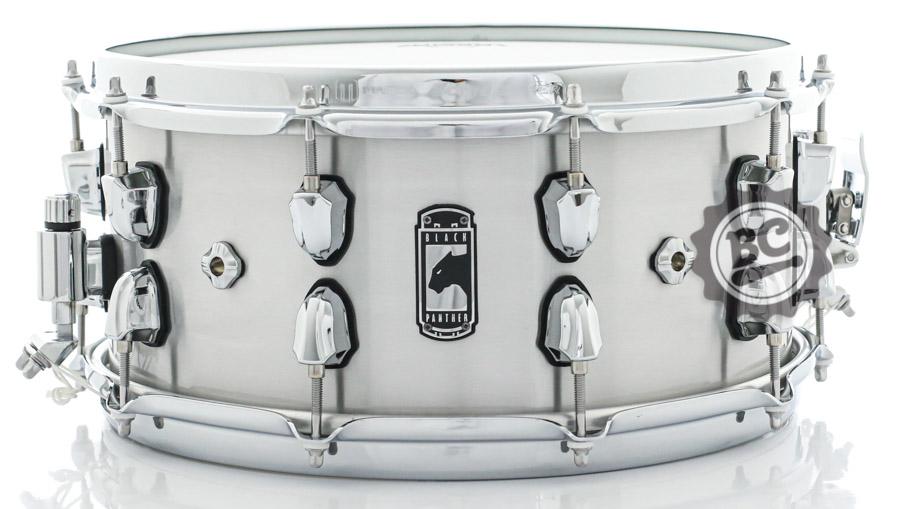 Caixa Mapex Black Panther Atomizer 14x6,5" Alluminum Shell com aros Sonic Saver curvado e casco 2mm