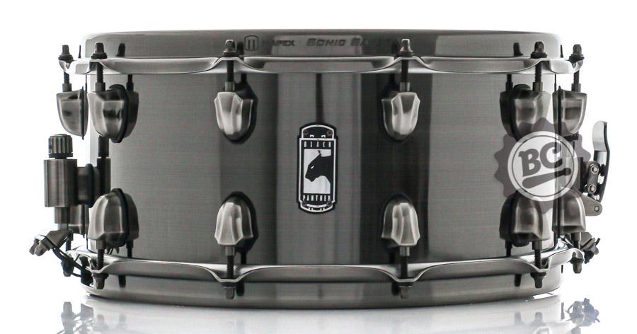 Caixa Mapex Black Panther Machete 14x6,5" Brushed Nickel Steel Shell com aros Sonic Saver curvado