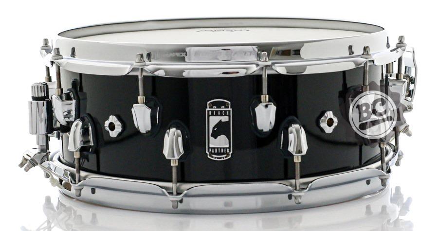 Caixa Mapex Black Panther Nucleus 14x5,5" com casco híbrido em Maple e Walnut e aros Sonic Saver