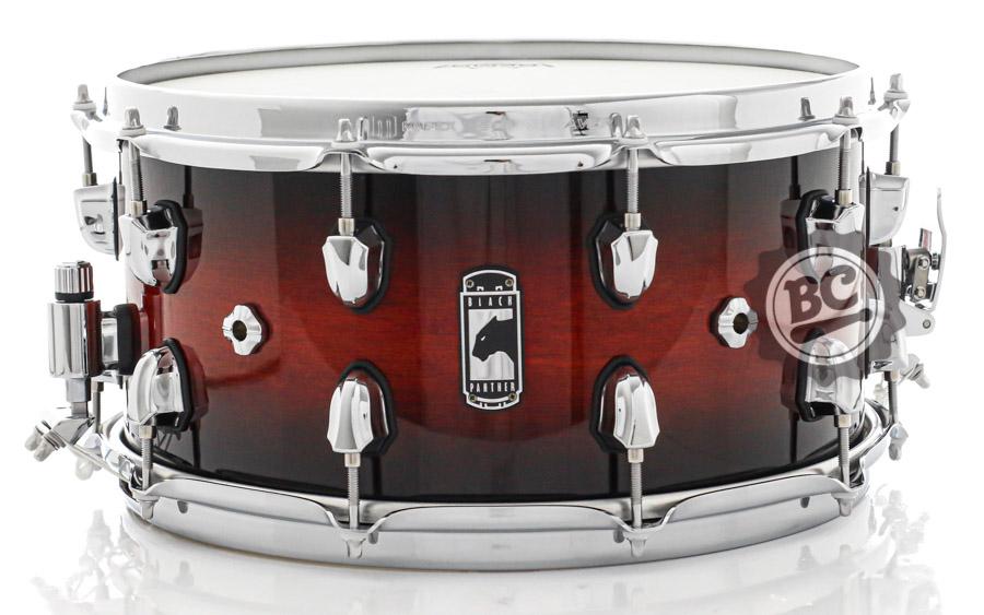 Caixa Mapex Black Panther Solidus 14x7" casco bem espesso em Maple 11mm e aros Sound Arc Hoop