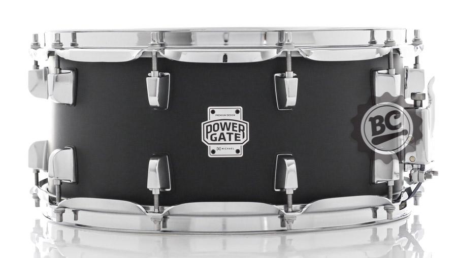 Caixa Michael Power Gate Stage Jet Black 14x6,5" com aros PowerHoop, acabamento preto fosco PGS1465