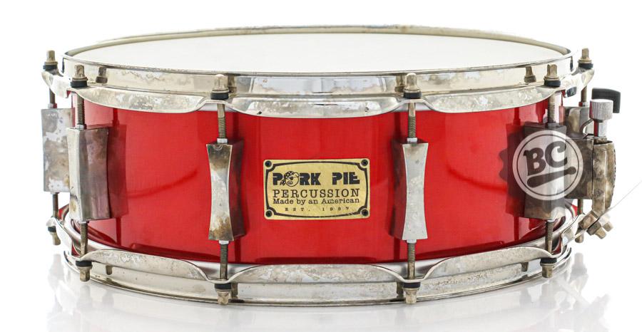 Caixa Pork Pie Aged Firethorne Red Maple 14x5,5" com hardware envelhecido "incendiado" (Made in USA)