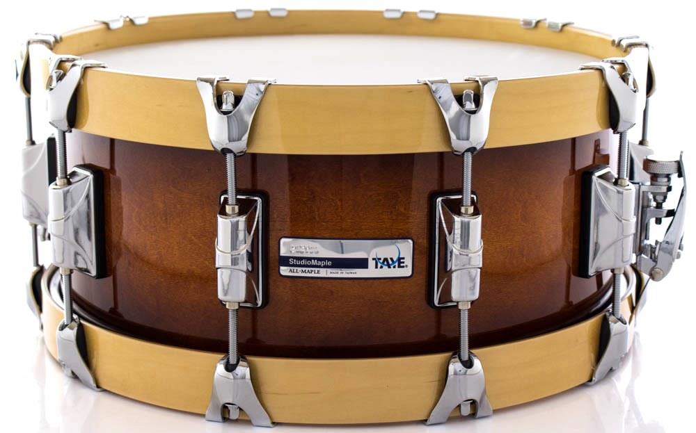 Caixa Taye Studio Maple Java Burst 14x6" com Aros Wood Hoop 14-Ply