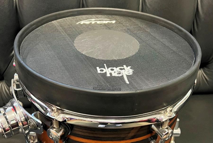 Pad de Estudo Ahead RTOM Black Hole 10" Silent Mesh Practice Pad p/ fixar sobre o tambor (Seminovo)