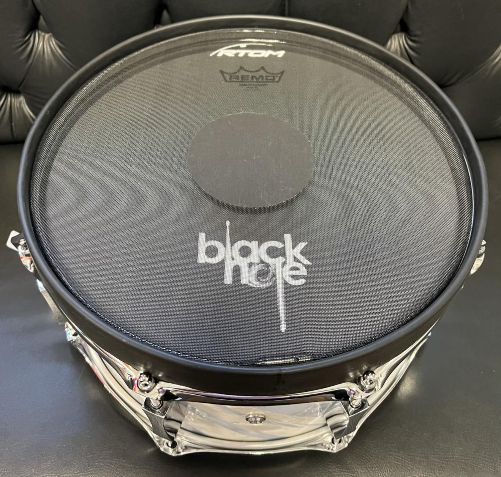 Pad de Estudo Ahead RTOM Black Hole 13" Silent Mesh Practice Pad p/ fixar sobre o tambor (Seminovo)