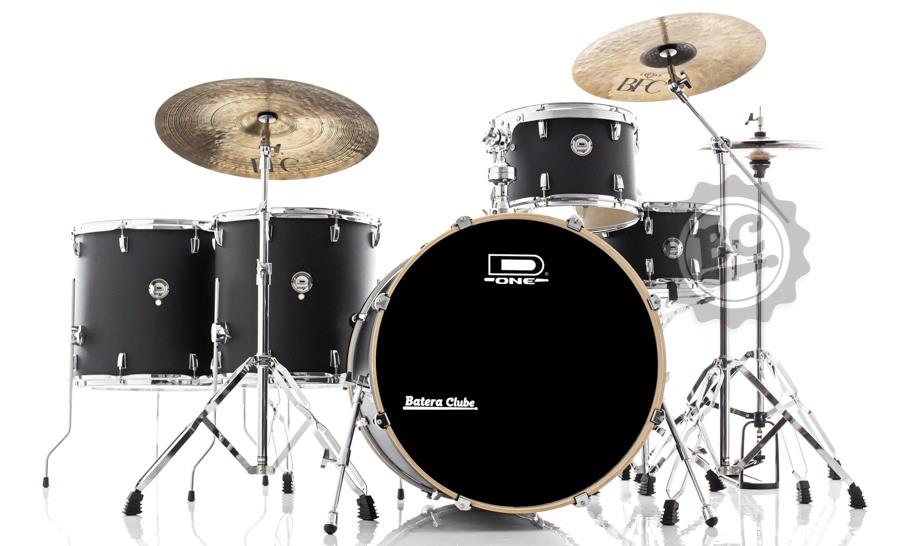 Bateria D-One Rocket Rock Black Satin com Bumbo 24", tom 13", surdos 16" e 18", Caixa 14x8" e Ferragens