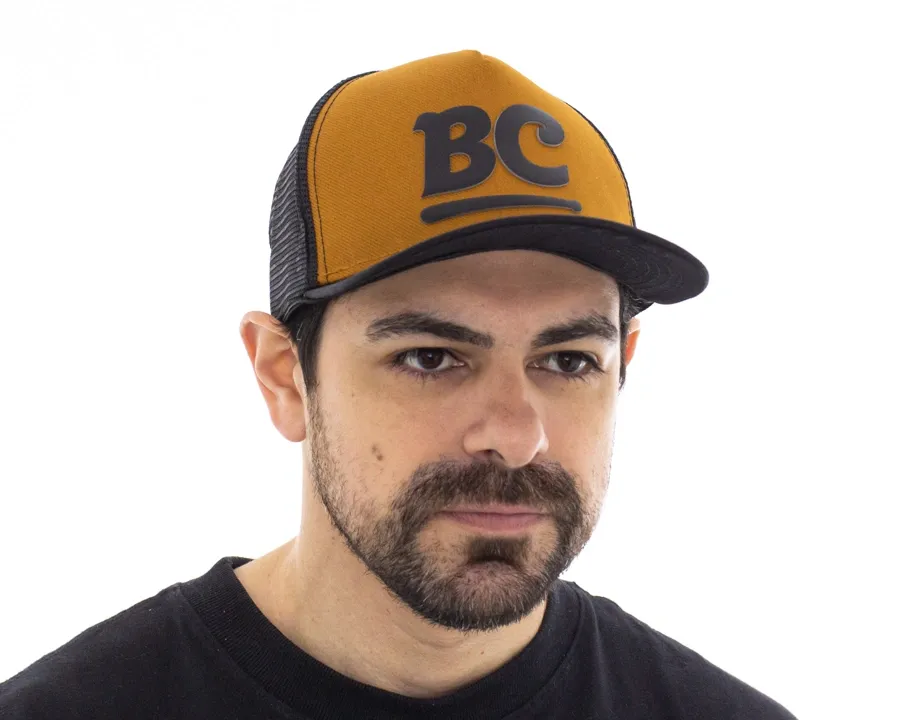 Boné Batera Clube BC Signature Marrom e Preto tamanho único ajustável e logo emborrachado