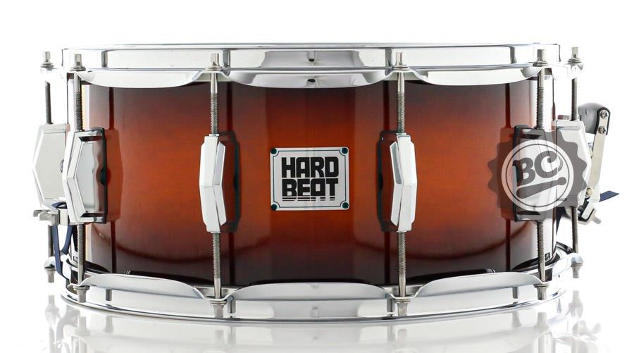 Caixa Hard Beat Maple Shell Red Burst Lacquer 14x6,5" com 10 afinações e canoas inteiriças