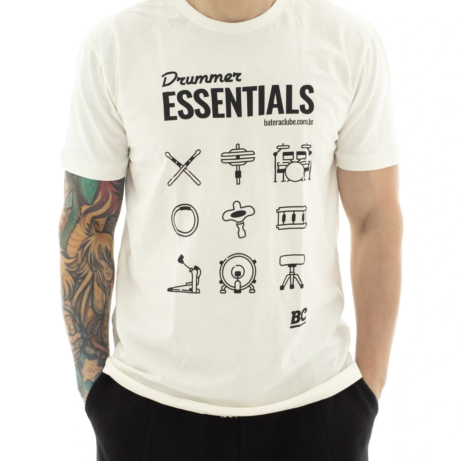 Camiseta Plus Size XM Batera Clube Drummer Essentials Branca Tamanho G3 e G4 mais comprida e larga