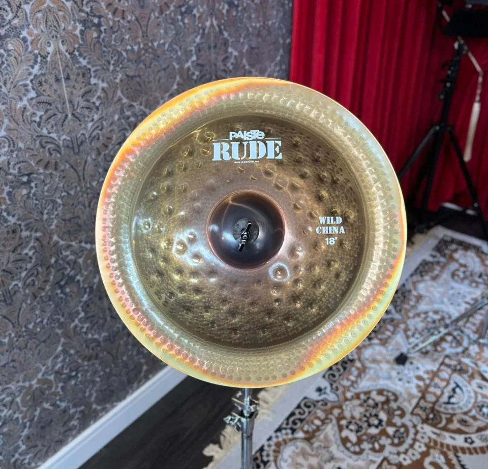 China Paiste Serie Rude Wild China 18" Rude WCH-18 (Promoção)
