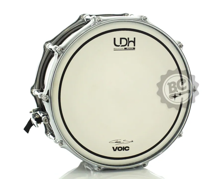 Pele Luen LDH Signature Cléverson Silva One Voic Snare White 13" coated de caixa (98530)