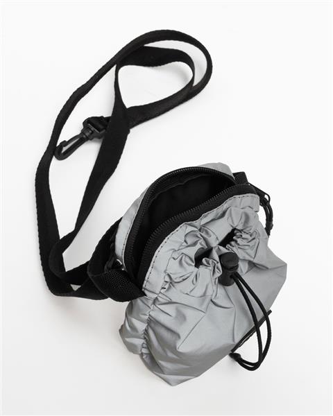 Shoulder Bag Fire Square Logo (Cinza/Refletiva) : ACESSÓRIOS