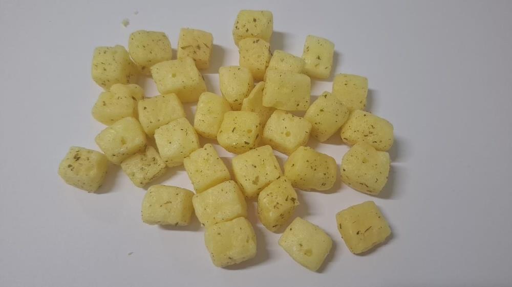 PARMESÃO CUBOS SALSA E CEBOLA FRITO- 1KG PACOTE