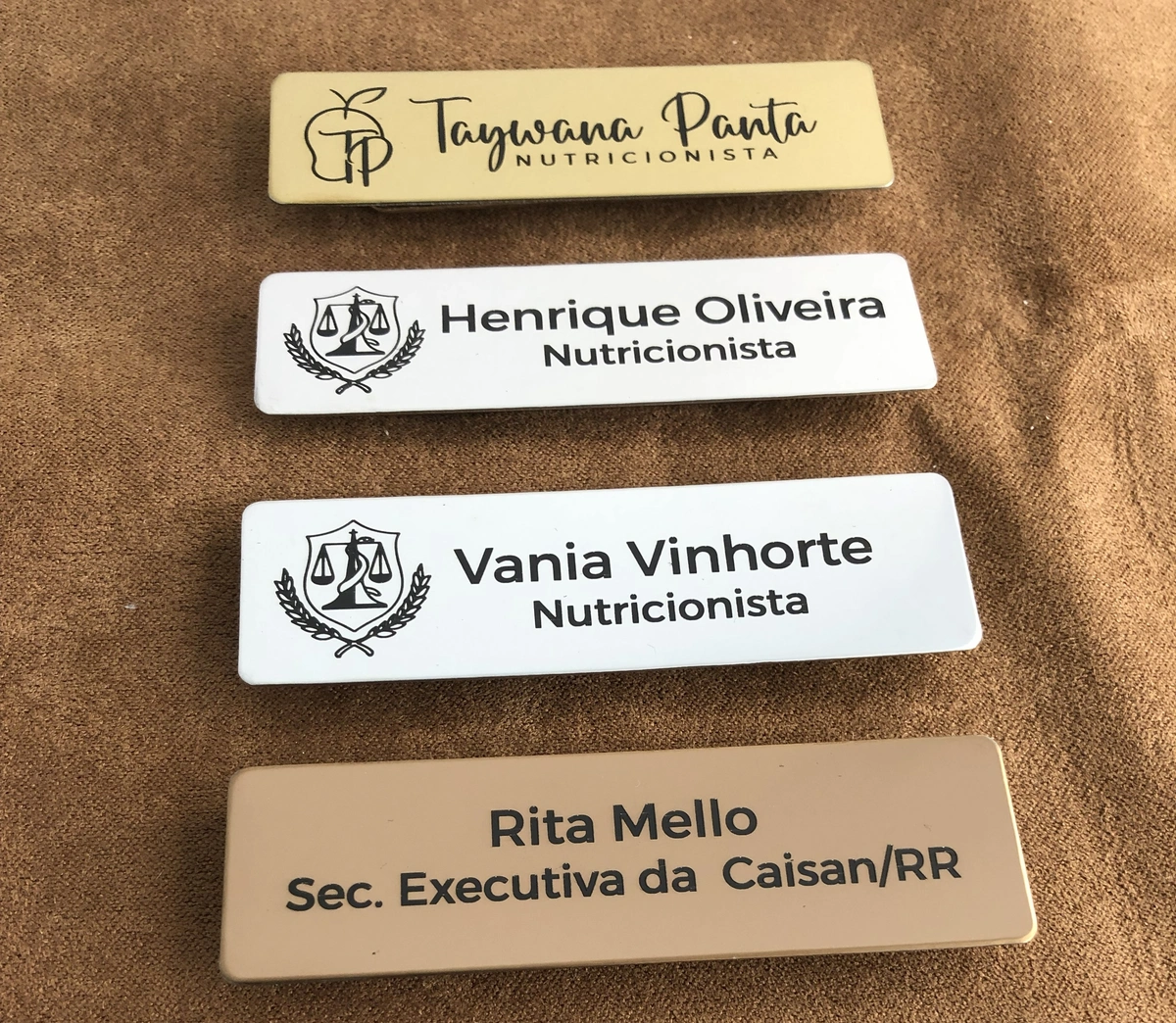Broche Linha Metal Premium 7x2cm