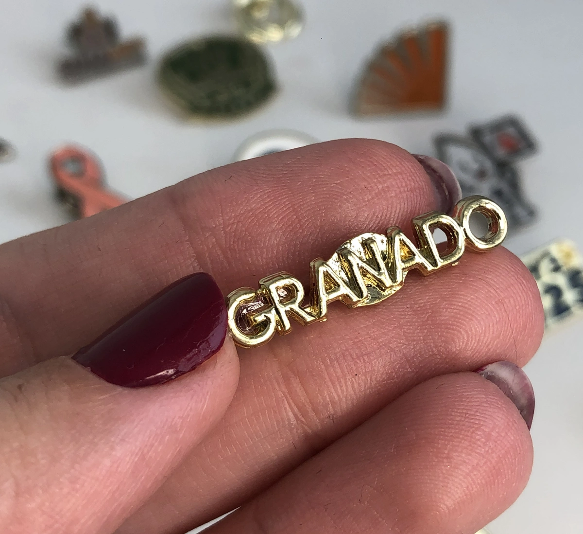 Broches Zamac Personalizados - Linha Metal Premium