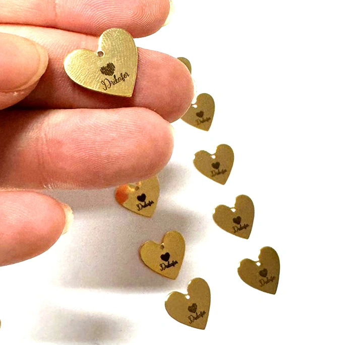 Etiqueta de Metal Coração 1,5cm