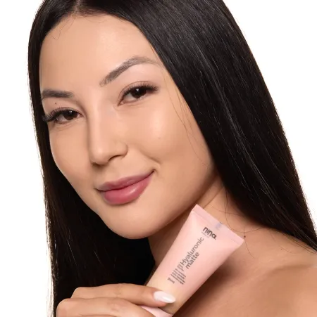 Base Líquida Hyaluronic Matte Cor 02 – Nina Makeup 30ml