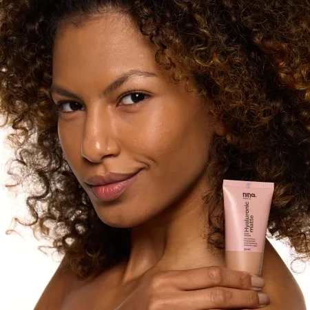 Base Líquida Hyaluronic Matte Cor 5 – Nina Makeup 30ml