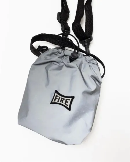 Shoulder Bag Fire Square Logo (Cinza/Refletiva)