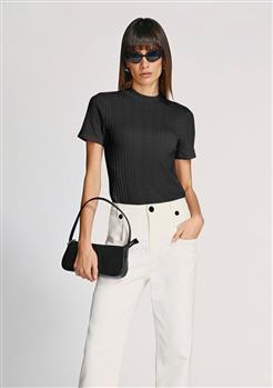 Blusa Morena Rosa Gola Alta Manga Curta Tricôt Preto