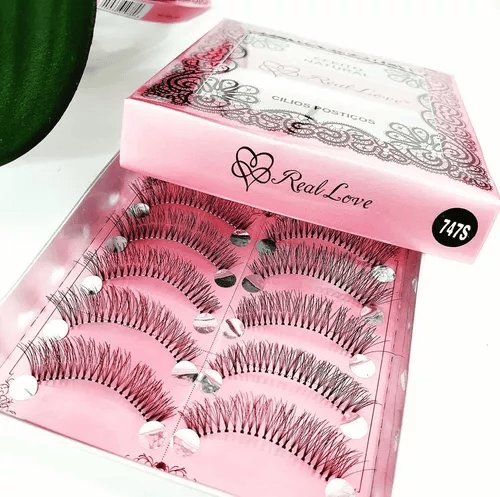 コスメ Kit 50 Pares Cílios Postiços Real Love Tamanho Pequeno 747s