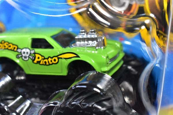 HOT WHEELS MONSTER TRUCKS - POISON PINTO