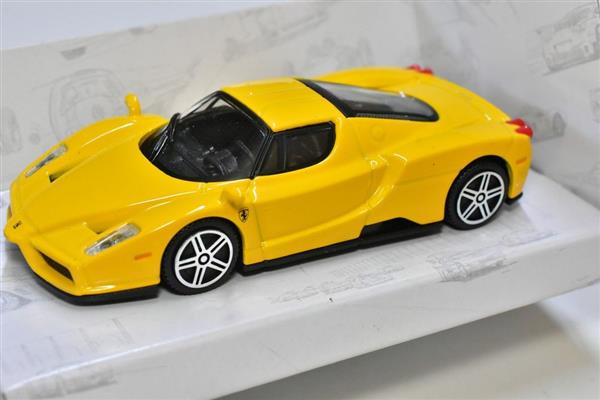 ENZO FERRARI AMARELO 1:43 BBURAGO | COLEÇÃO DE CARROS NO BRASIL