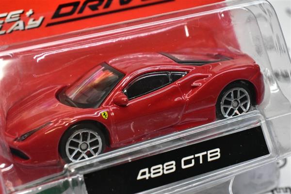FERRARI 488 GTB 1/64 -BBURAGO MINIATURA CARROS
