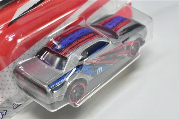 HOT WHEELS STARS & STRIPES 2018 DODGE CHALLENGER SRT DEMON