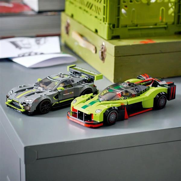 LEGO Aston Martin Valkyrie AMR Pro e Vantage GT3 - 76910