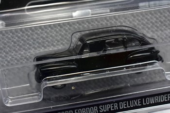 GREENLIGHT - BLACK BANDIT -  1948 FORD FORDOR DELUXE LOWRIDER