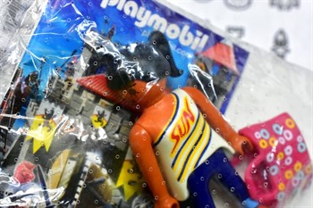 PLAYMOBIL - BONECO - GAROTA BRONZEADA - #06
