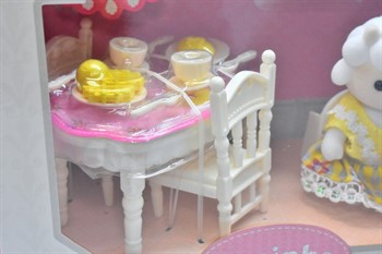 CASINHA FELIZ ZOOP TOYS  - MESA DE JANTAR  DA OVELHINHA
