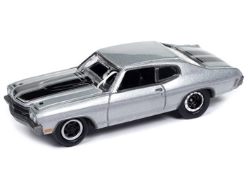 JOHNNY LIGHTNING - TOW & GO - 1970 CHEVY CHEVELLE SS COM TRAILER