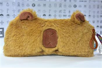 ESTOJO NECESSAIRE ESCOLAR - PELUCIA CAPIVARA - CAPYBARA