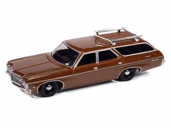 AUTO WORLD -  MUSCLE WAGONS - 1970 CHEVY KINGSWOOD - ESTATE COPPER