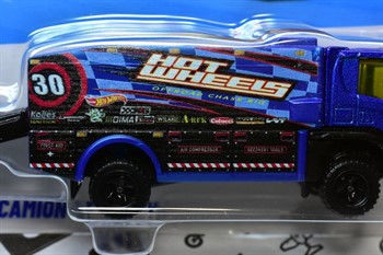 HOT WHEELS - CAMINHÃO TRACK FLEET - SCANIA RALLY TRUCK - 1/64