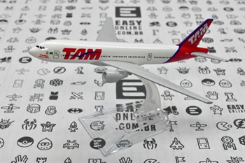 MINIATURA DE AVIÃO BOEING 777 TAM  EM METAL - 1:400